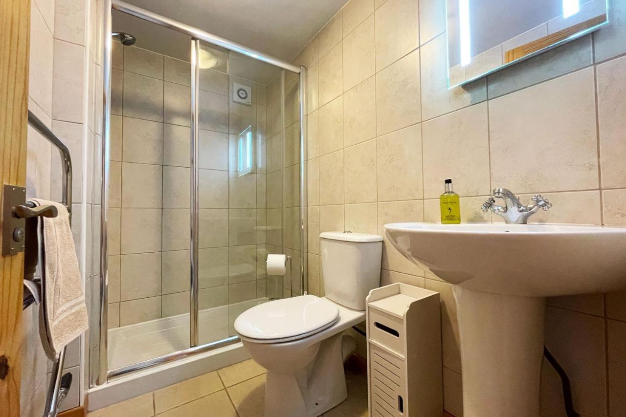 New Inn Lane Holiday Cottages อีฟแชม ภายนอก รูปภาพ