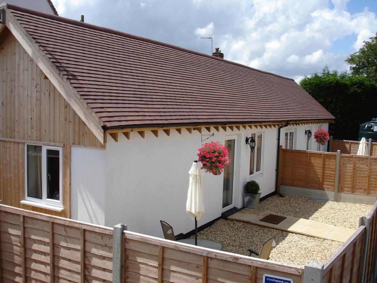 New Inn Lane Holiday Cottages อีฟแชม ภายนอก รูปภาพ